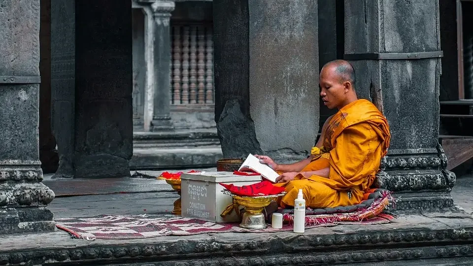 Guided Zen Meditation: Mastering Mindfulness For Inner Peace 4 Monk meditating