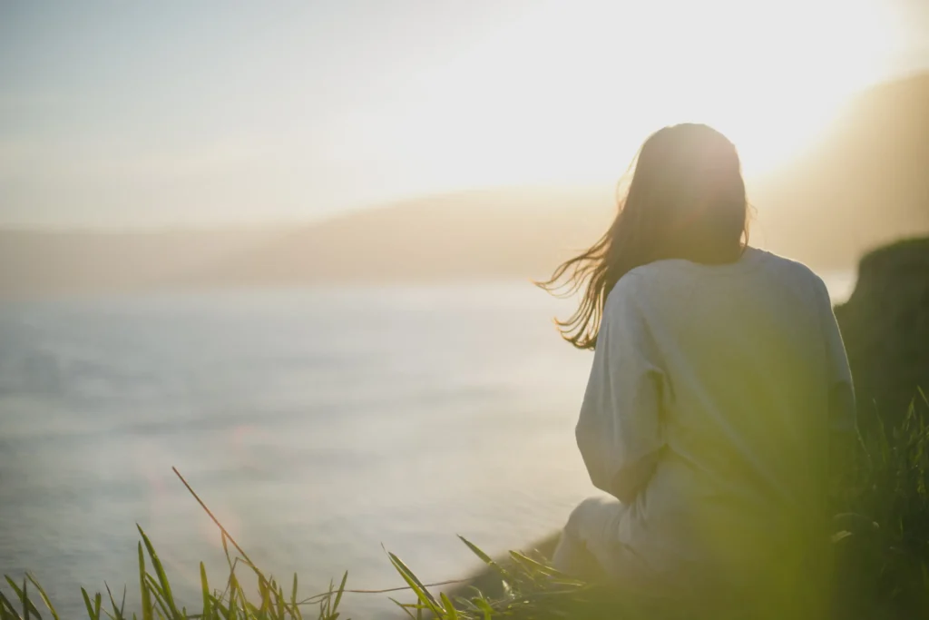 Guided Meditation Body Scan Script: A Step-by-Step Manual to Pure Relaxation 4 Women looking peacefully at the sea while meditating